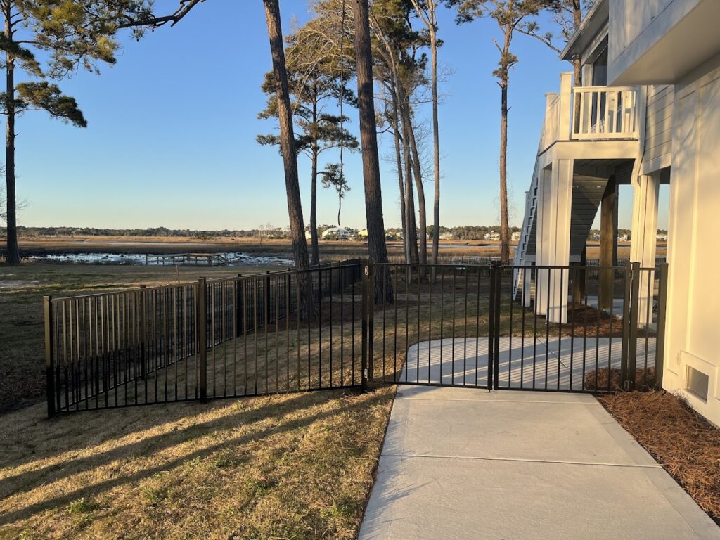 Metal fence installation Carolina Beach NC